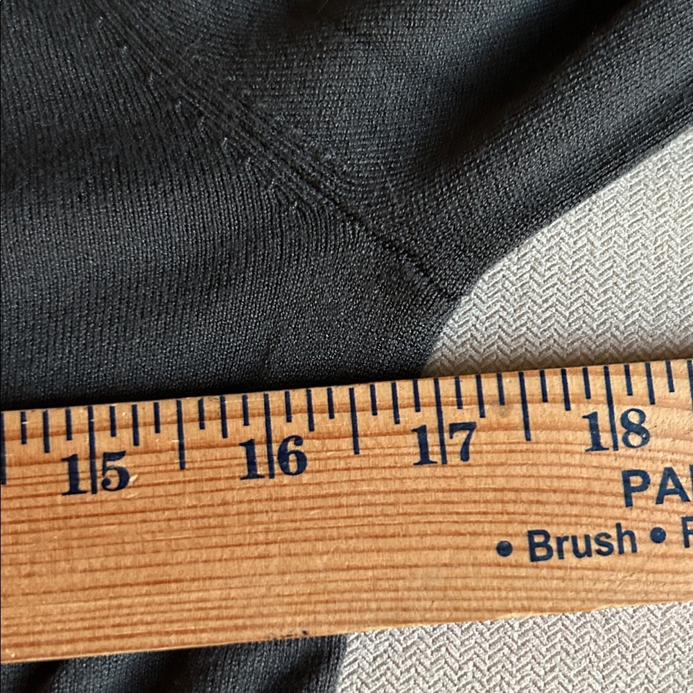 T Tahari Dark Gray Button Down Sweater Shirt‎ / Cardigan gold buttons Size S - Picture 7 of 8